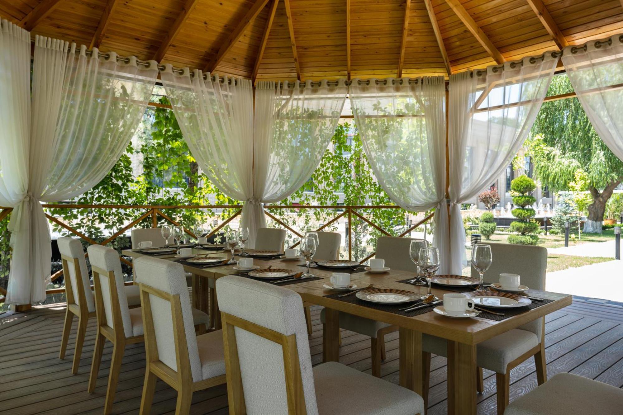 Moevenpick Samarkand Esterno foto
