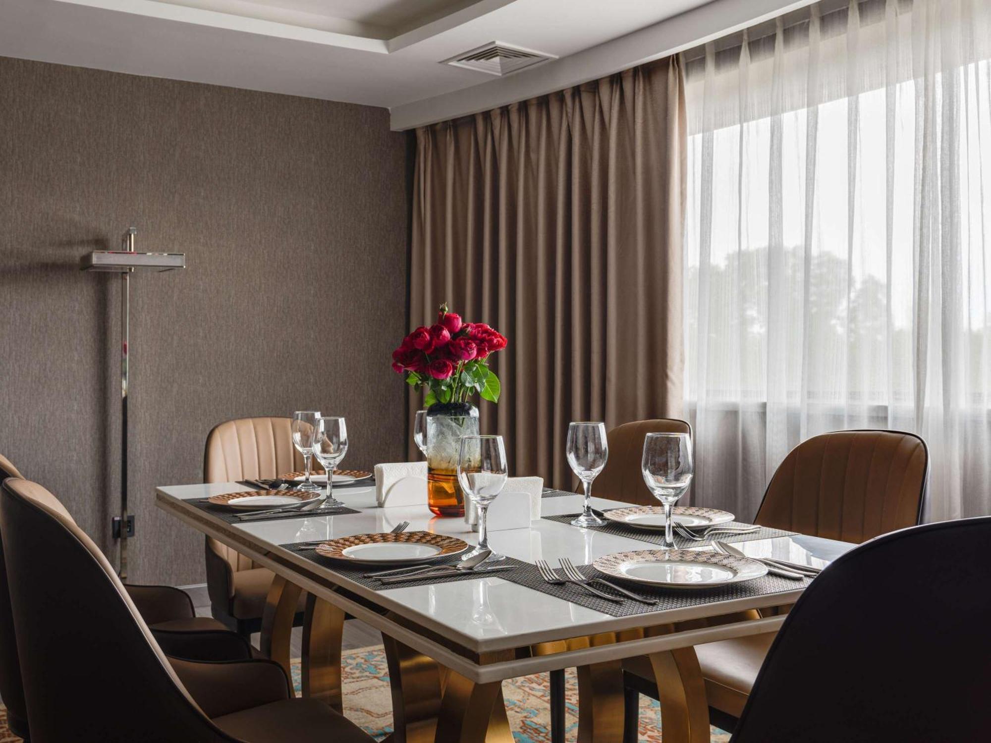 Moevenpick Samarkand Esterno foto